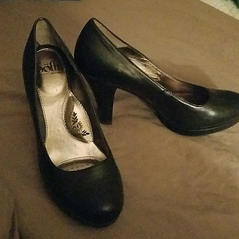 Ladies comfort fit pumps